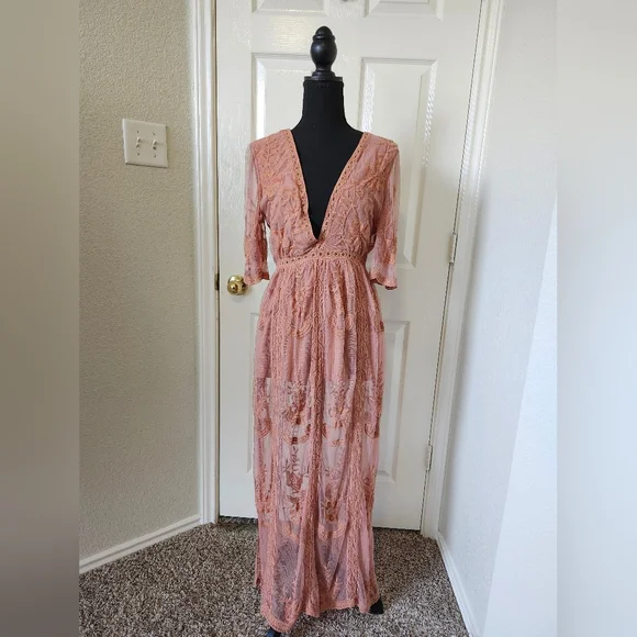 Wishlist Embriodered Mesh Lace V-Neck Mesh Dress in Blush Pink S - Picture 2 of 9